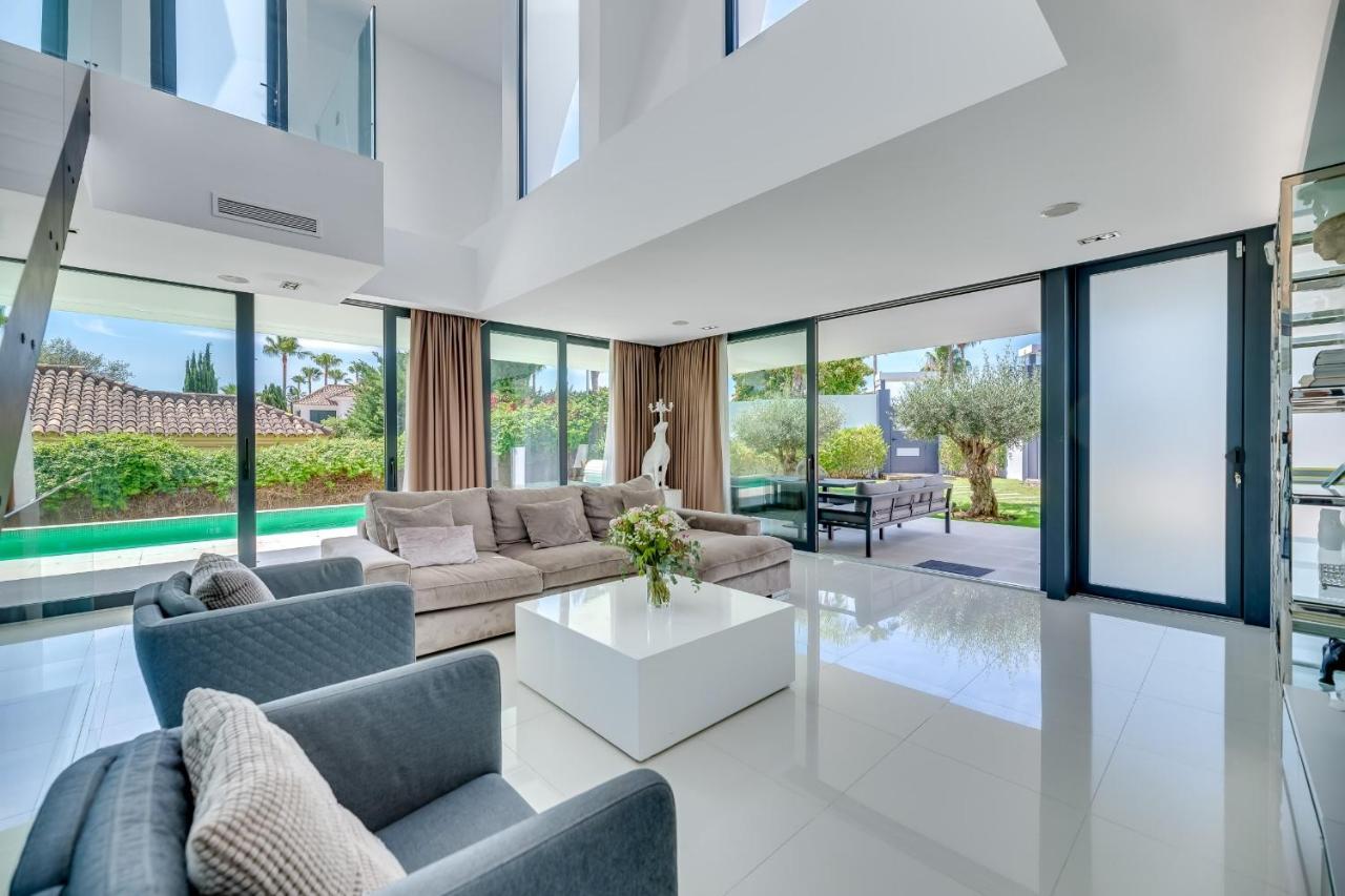 About Azur Marbella